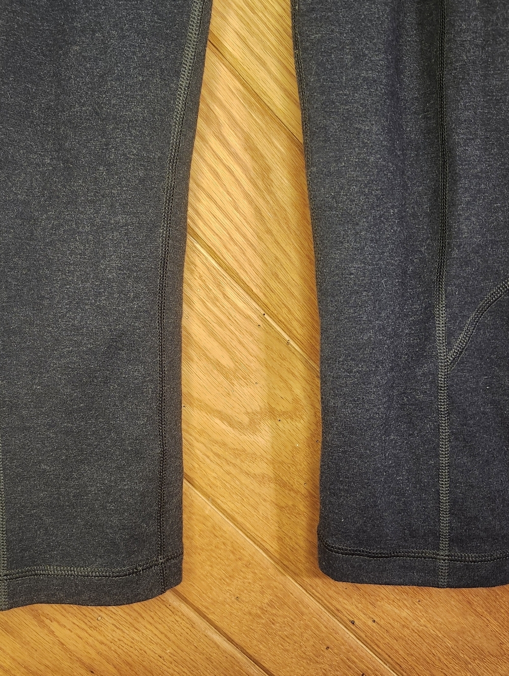 Fila Sport Small Dark Gray Active Cropped Leggings with Side And Back Pockets - Picture 4 of 10
